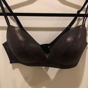 Victoria’s Secret wireless bra with padding 36D
